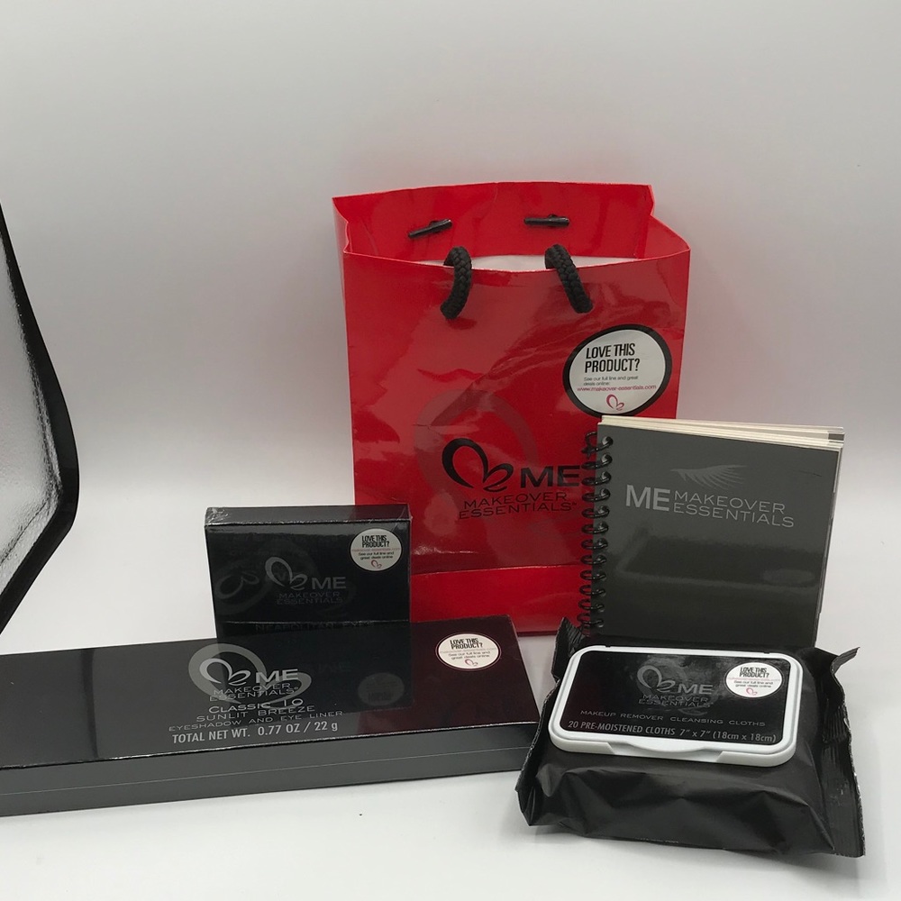 🆕️ Me Makeover Essentials Eyeshadow Sets